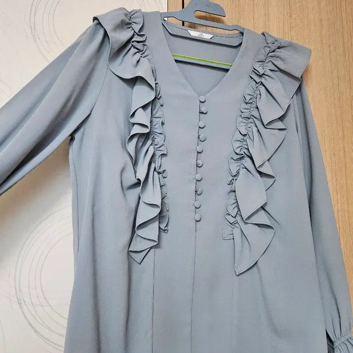 [BUNJANG] Imvely Frill Blouse / 임블리 프릴 블라우스