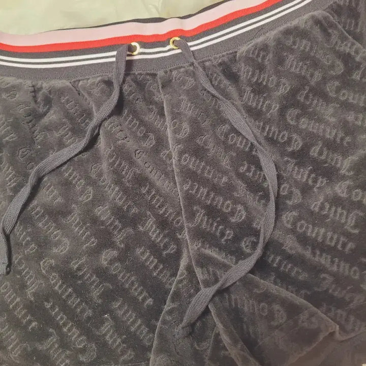 [BUNJANG] Jucycouture Velvet Training Shorts / 쥬시꾸뛰르 벨벳 트레이닝 반바지