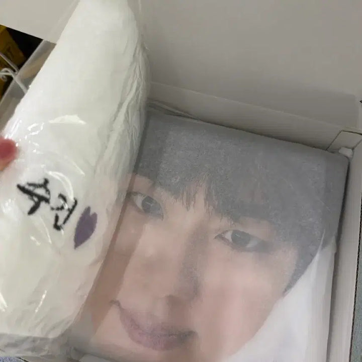[BUNJANG] Jin Seokjin Seokjin Raincoat Towel / 런석진 고양 석진 역조공 우비 수건