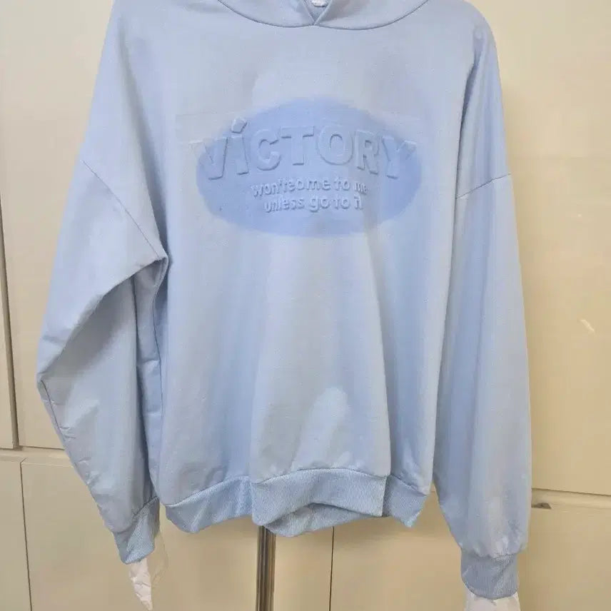 [BUNJANG] VICTORY Lettering Sky Blue Hoodie / VICTORY 레터링 하늘색 후드티