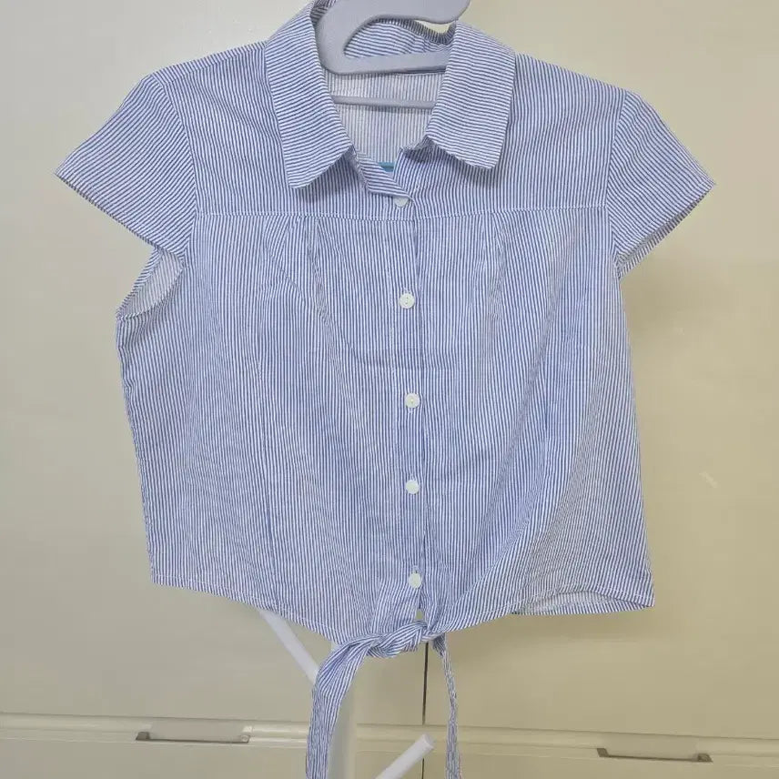 [BUNJANG] Blue Stripe Tie-Front Short Sleeve Blouse / 블루 스트라이프 매듭 반팔 블라우스