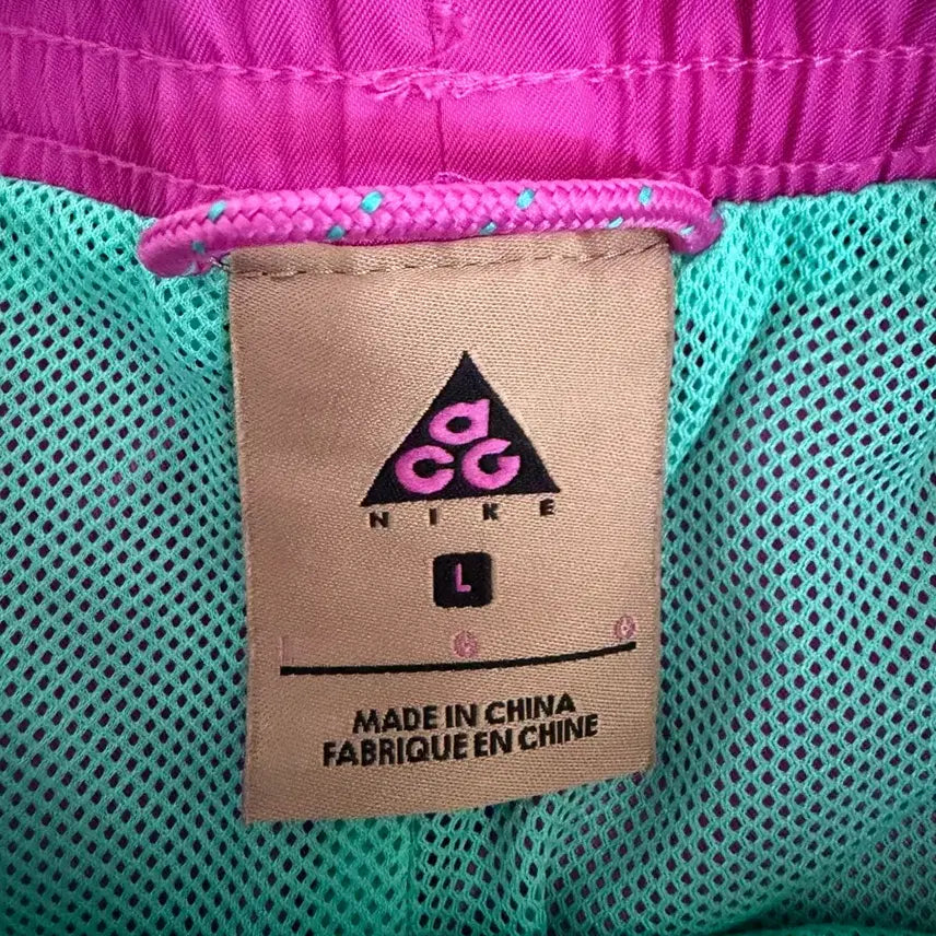 [BUNJANG] Nike ACG Woven Shorts Hyper Magenta / (L) 나이키 ACG 우븐 쇼츠 하이퍼 마젠타 - US/EU