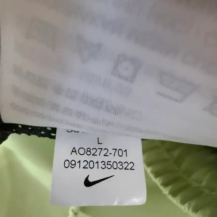 [BUNJANG] Nike ACG Woven Shorts Barely Volt - L / (L) 나이키 ACG 우븐 쇼츠 베얼리 볼트 - US/EU