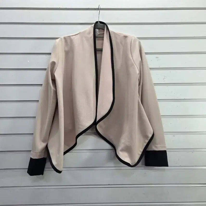 [BUNJANG] Beige Black Point Open Jacket / 연베이지 블랙포인트 오픈형자켓/보물찾기천사