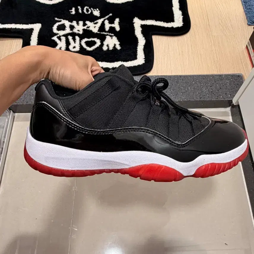 [BUNJANG] Air Jordan 11 Low Bred / 조던11 로우 브래드(280사이즈)