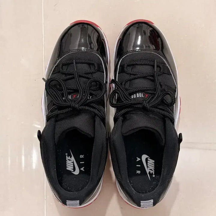[BUNJANG] Air Jordan 11 Low Bred / 조던11 로우 브래드(280사이즈)