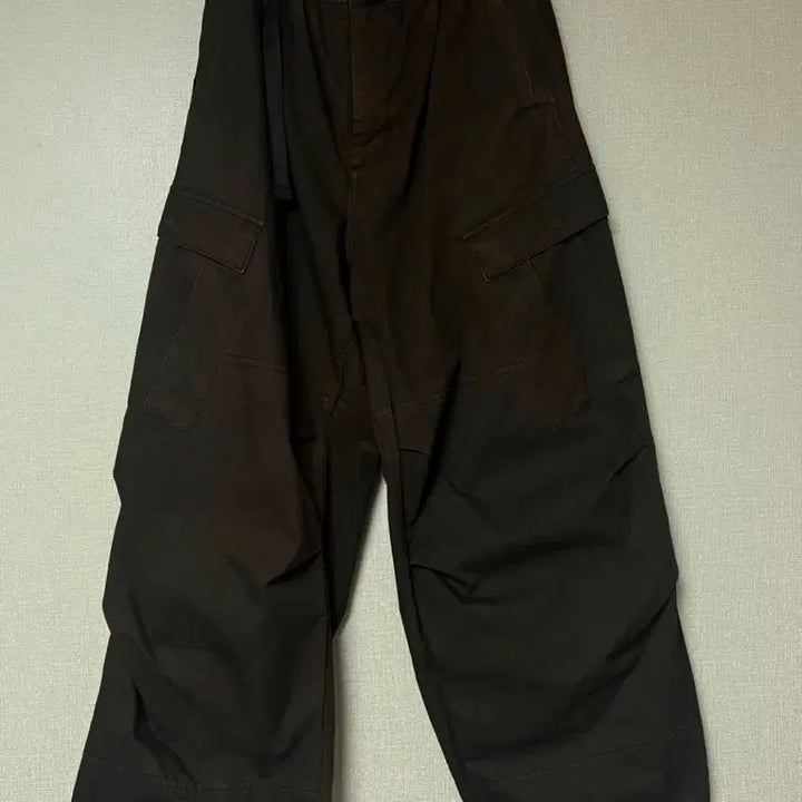 [SOLD OUT] 해칭룸 밀 팬츠 워시드블랙 4
