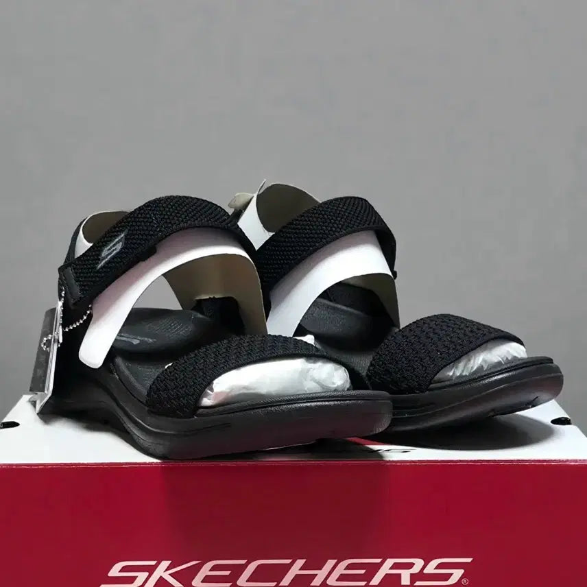 [BUNJANG] Skechers GoWalk Arch Fit Sandals Black / 스케쳐스 고워크 아치핏 샌들 245~250 [새상품]