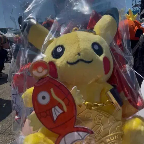 [BUNJANG] Pokemon Run Gold Medal Pikachu Plush &amp; Magikarp Keychain Set / 포켓몬런 금메달