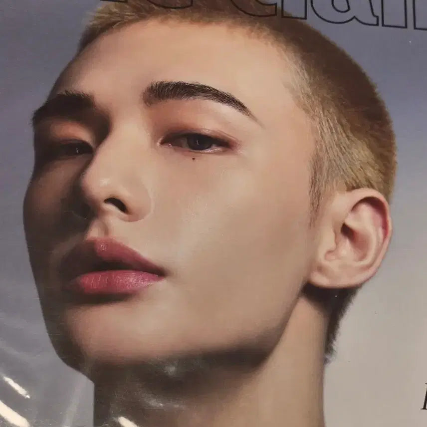 [BUNJANG] Stray Kids Hyunjin Marie Claire Magazine / 스트레이키즈 현진 마리끌레르 잡지