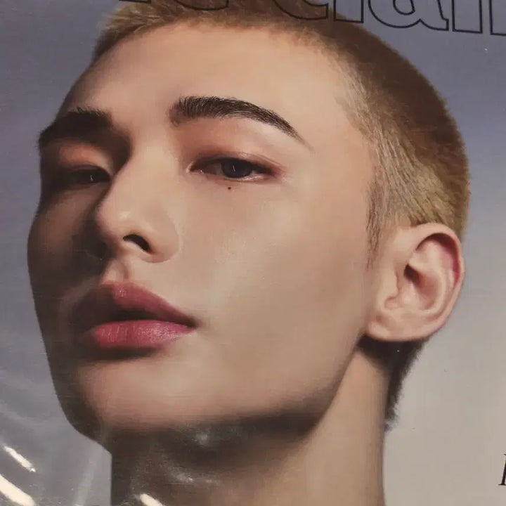 [BUNJANG] Stray Kids Hyunjin Marie Claire Magazine / 스트레이키즈 현진 마리끌레르 잡지