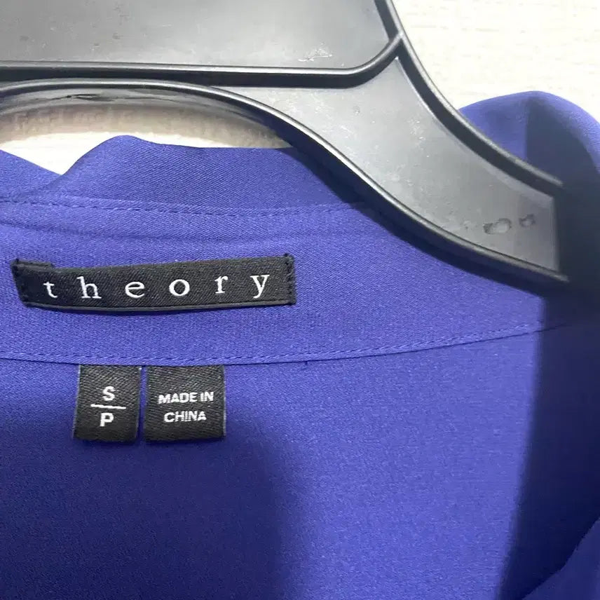 [BUNJANG] Theory Silk Blouse / 띠어리 실크 블라우스