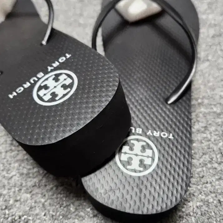 [BUNJANG] Tory Burch Wozzie Flip-Flop Sandals US 6 / 230 / 토리버치 워지 플립플랍샌들 6호 230사이즈 쪼리 슬리퍼 정품 미사용