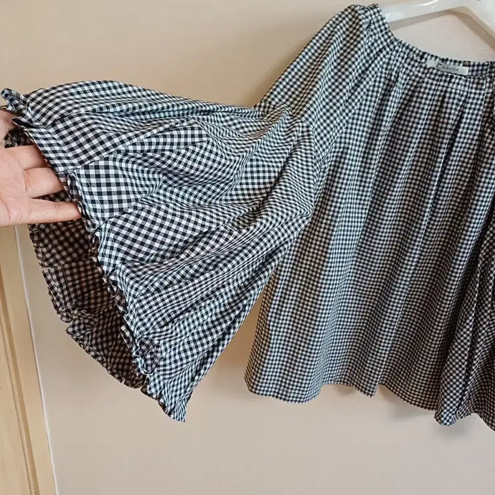 [BUNJANG] C.HOLYN Gingham Check Blouse / 미착용 c.holyn 깅엄체크 씨리얼블라우스 판매합니다