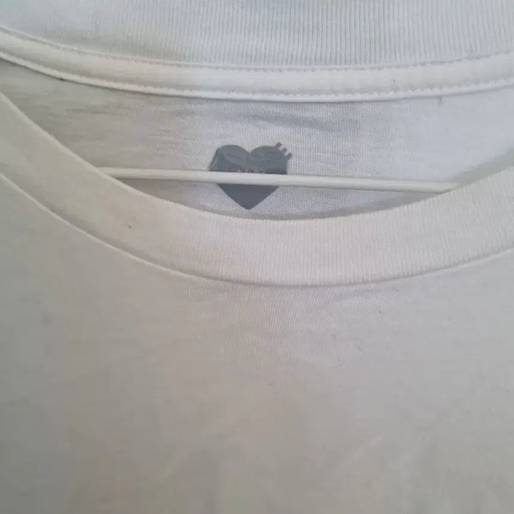 [BUNJANG] Human Made White Short Sleeve T-Shirt Blue Heart Logo M / 휴먼메이드흰색반팔티블루하트로고.  M