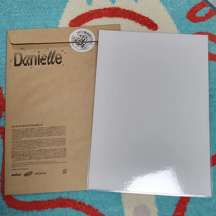 [BUNJANG] NewJeans Danielle Note Board / 뉴진스 노트보드 다니엘