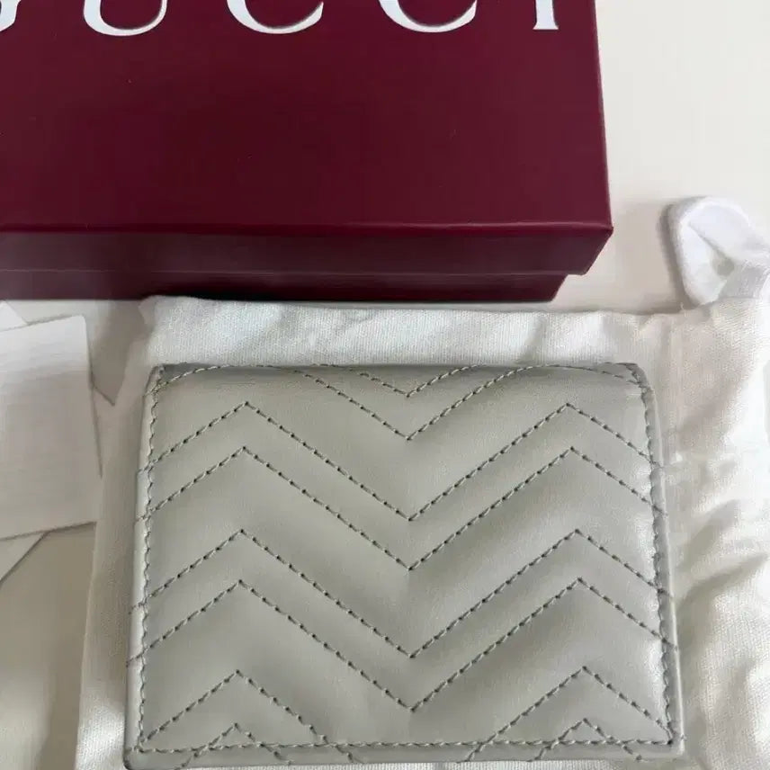 [BUNJANG] Gucci GG Marmont Bi-fold Wallet (Authentic, Full Box) / 구찌 GG 마몽 반지갑(정품 풀박스) 쿨네고 가능