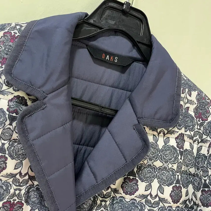 [BUNJANG] Daks Padded Jacket Navy Floral / 닥스 패딩 자켓 85-160