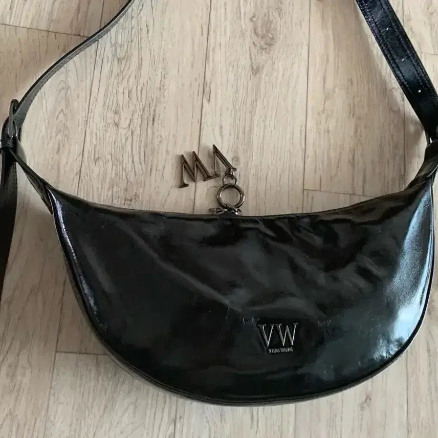[BUNJANG] Vera Wang Real Leather Hobo Bag Crossbody Bag / 베라왕 리얼천연가죽 크루아상백 호보백 크로스백,더스트백0.