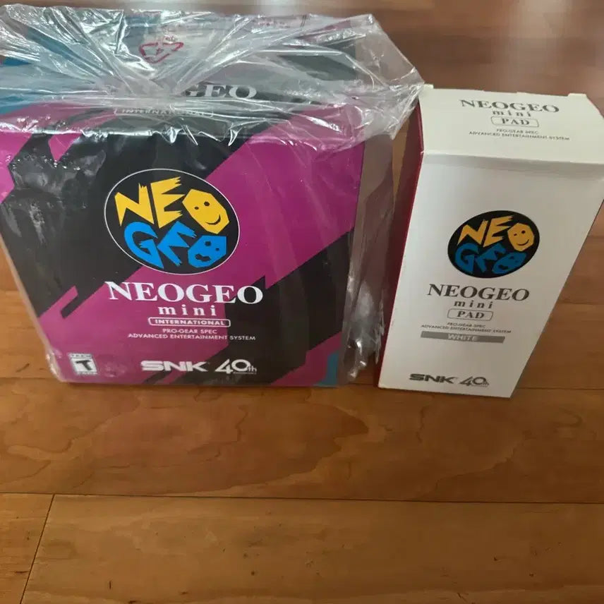 [BUNJANG] Neo Geo Mini International + Pad White (Sealed) / 네오지오 미니 인터내셔널 + 패드 화이트 미개봉 새상품