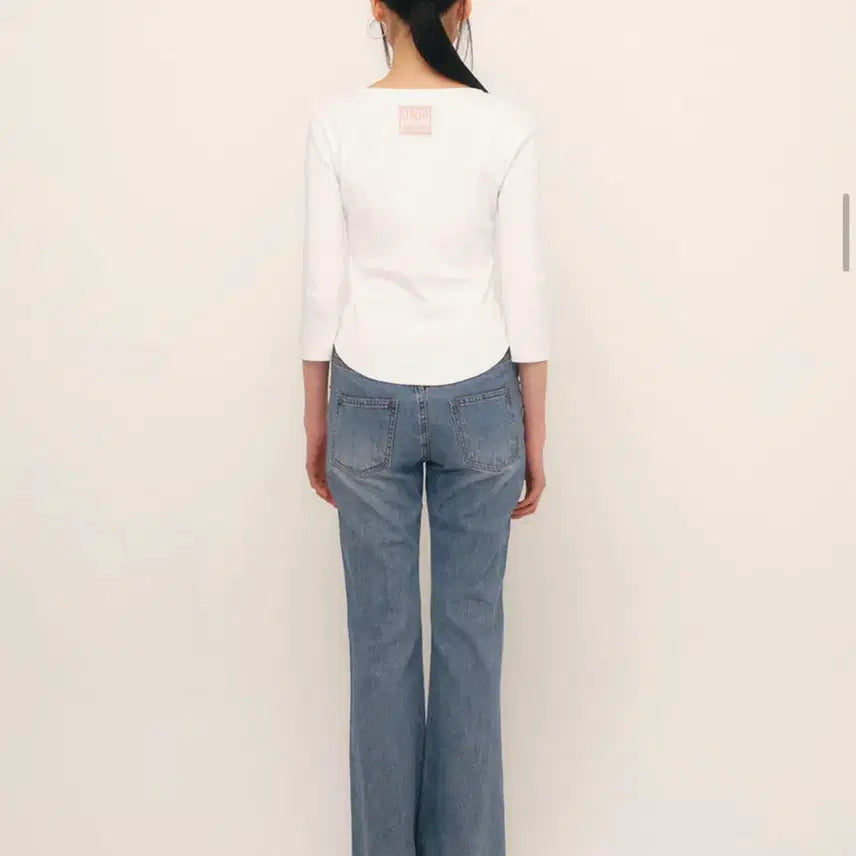 [BUNJANG] Qriosity C 90s Line Slit Neck T-Shirt / 큐리티 C 90S LINE SLIT NECK T-SHIRT