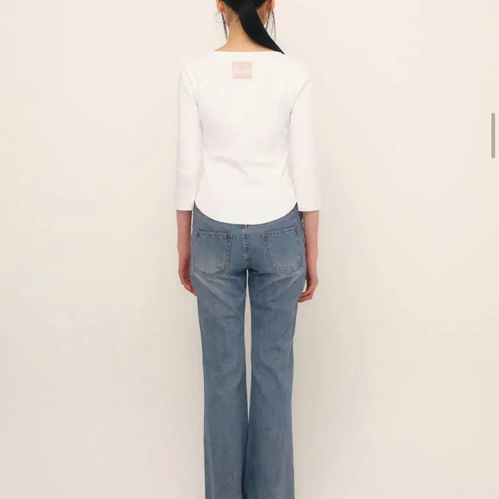 [BUNJANG] Qriosity C 90s Line Slit Neck T-Shirt / 큐리티 C 90S LINE SLIT NECK T-SHIRT