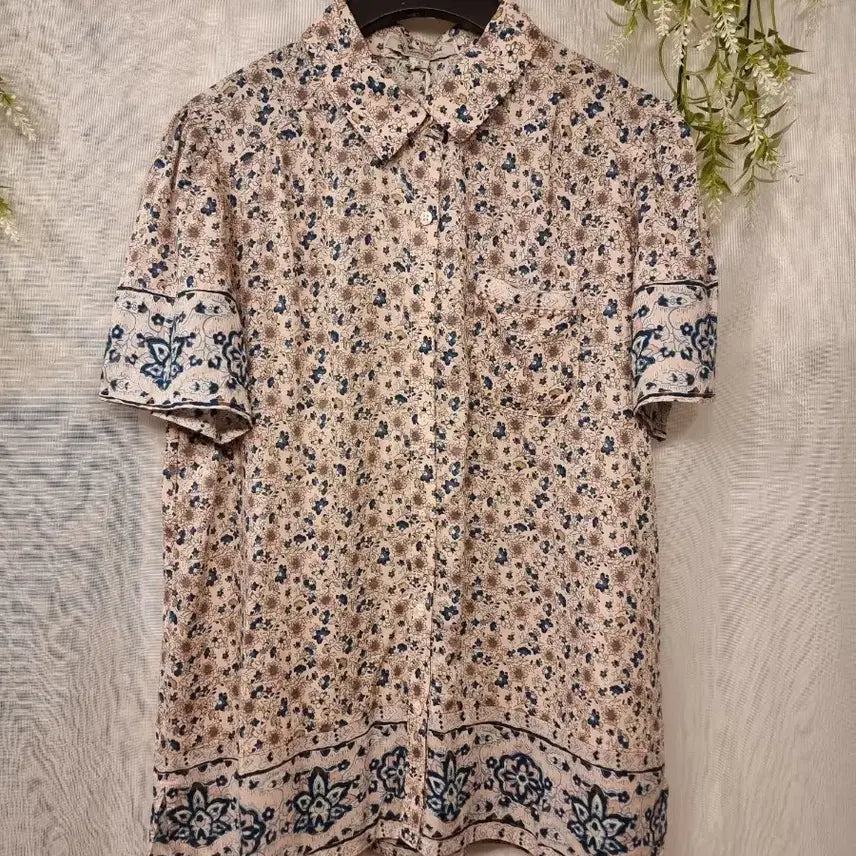 [BUNJANG] Thursday Island S Short-Sleeve Shirt Blouse / 새옷 S 셔츠형 반팔 블라우스 써스데이아일랜드