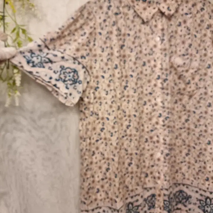 [BUNJANG] Thursday Island S Short-Sleeve Shirt Blouse / 새옷 S 셔츠형 반팔 블라우스 써스데이아일랜드