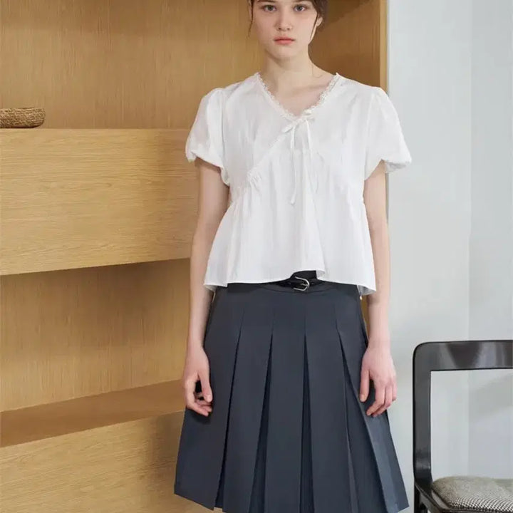 [BUNJANG] Wished Ribbon Point Short-Sleeve Blouse - White/Ivory / 원가 5.9) 위시드 리본 포인트 반팔 블라우스 화이트 아이보리