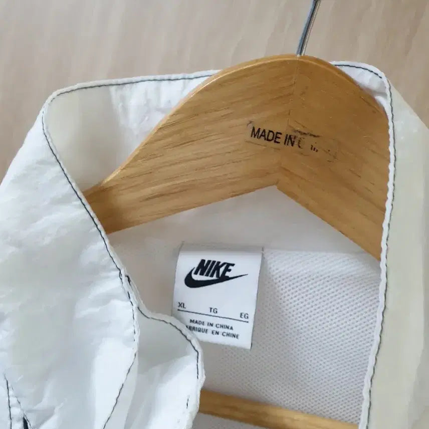 [BUNJANG] Nike Swoosh Windbreaker Jacket / 나이키 스우시 바람막이 자켓