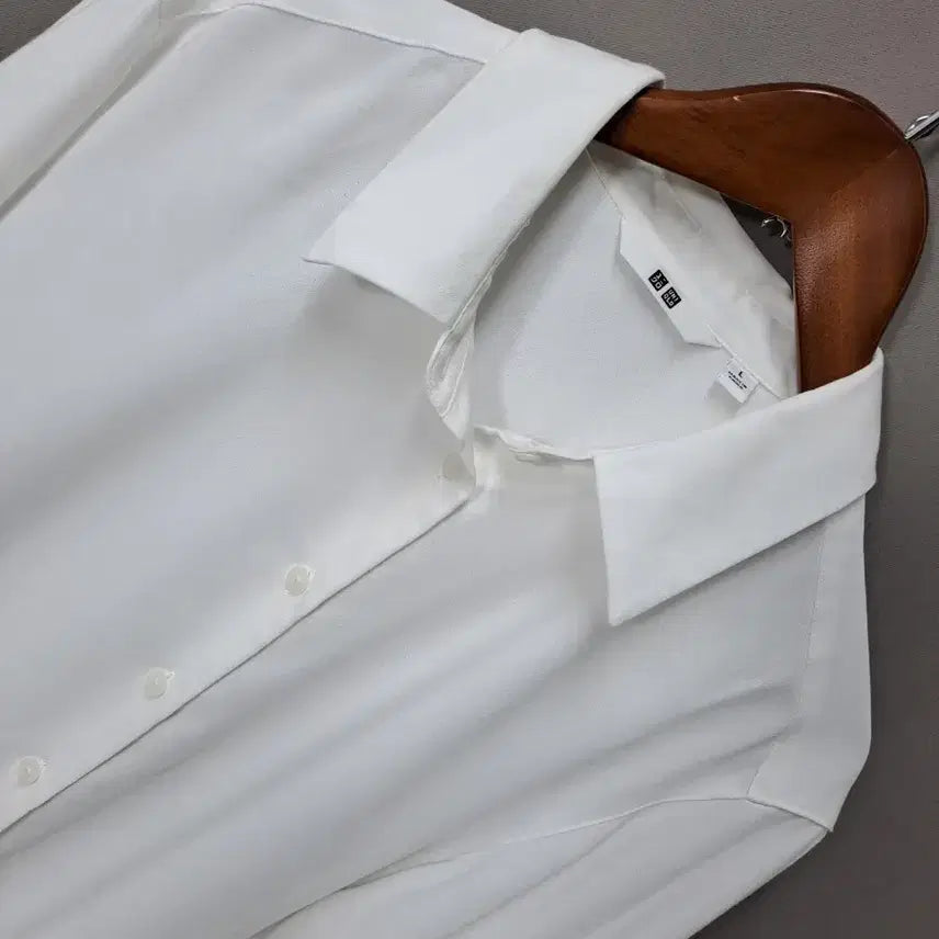 [BUNJANG] Uniqlo White Blouse Shirt / 유니클로 화이트 셔츠 블라우스