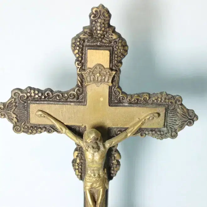 [BUNJANG] Antique French INRI Brass Crucifix (c. 1940s) / 엔틱 프랑스 옛향기의 오브제 INRI 황동 십자가
