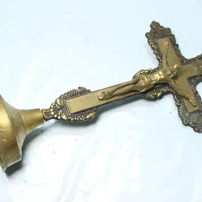 [BUNJANG] Antique French INRI Brass Crucifix (c. 1940s) / 엔틱 프랑스 옛향기의 오브제 INRI 황동 십자가