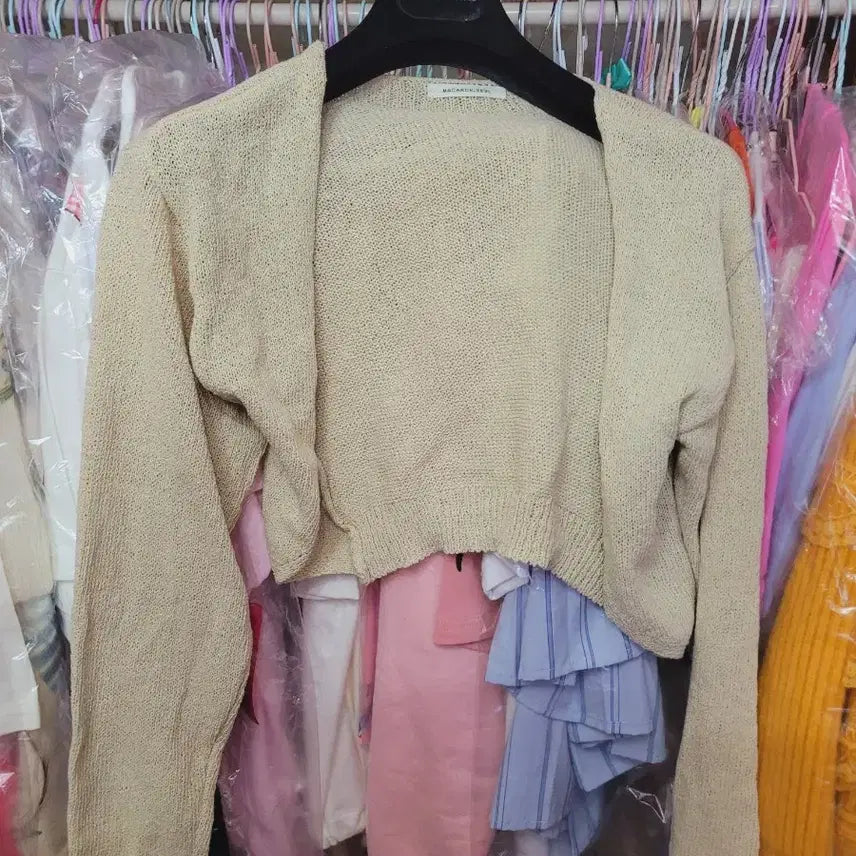 [BUNJANG] Macarong Seoul Cropped Knit Cardigan Beige / 마카롱서울 크롭 니트 가디건 베이지