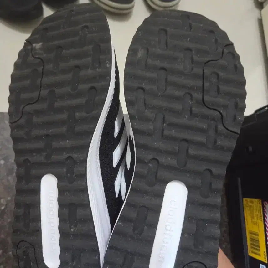 [BUNJANG] Adidas Cloudfoam Comfort Black Sneakers / 아디다스 클라우드폼 컴포트 블랙 운동화