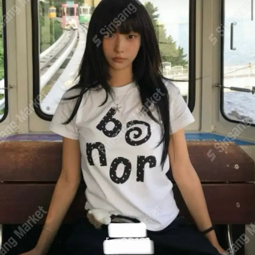 [BUNJANG] Lettering Semi-Crop Short Sleeve T-Shirt / 세미크롭 레터링 반팔티 (새상품)