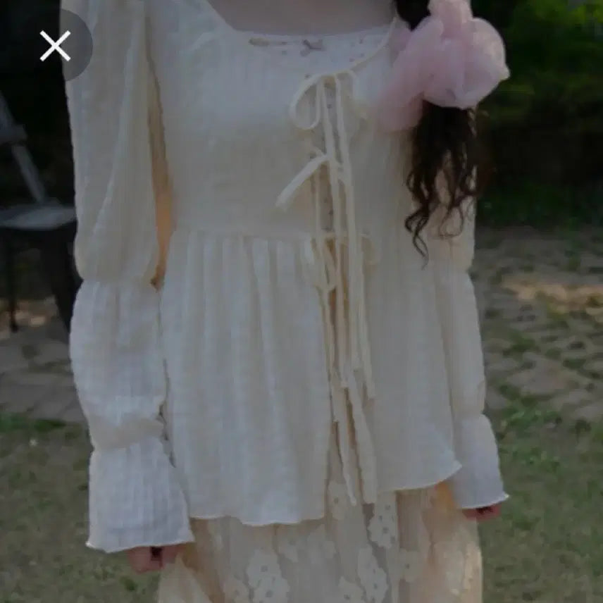 [BUNJANG] Femme Muse Shirring Blouse Cream / 팜므뮤즈) 초에겐녀룩 크림색 셔링 블라우스