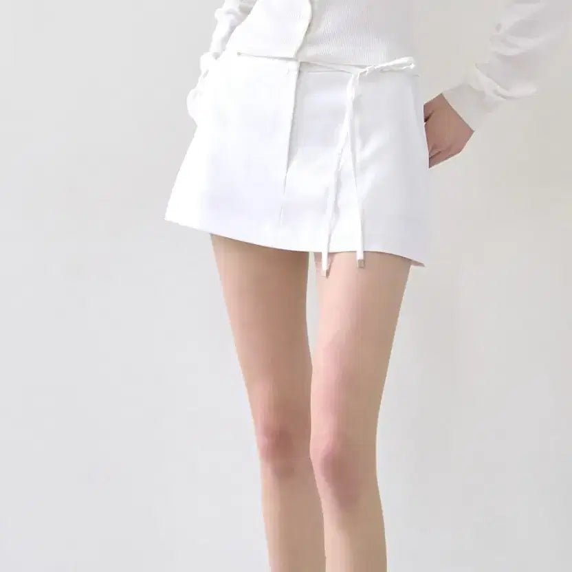 [BUNJANG] ODS Mona Mini Skirt White / ods 모나 미니 스커트 흰색 (mona mini skirt)