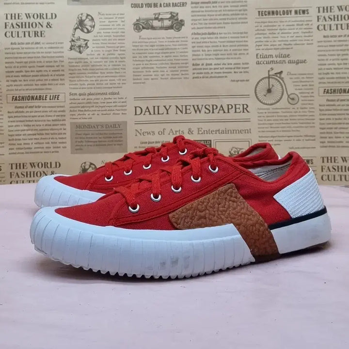 [BUNJANG] SEOK Design Low Sneakers (Size 240) / 세옥 디콘 로우 스니커즈 240