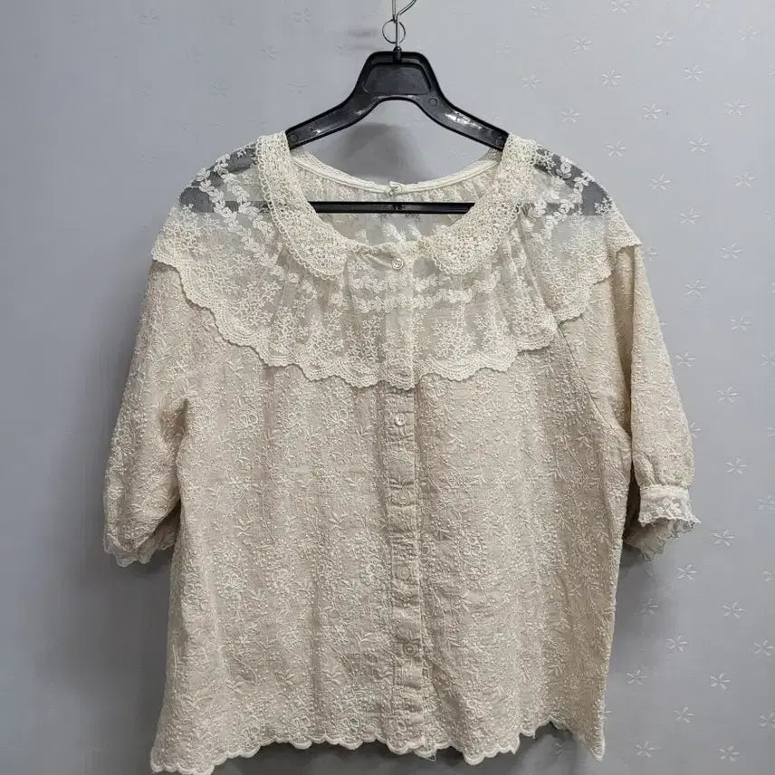 [BUNJANG] Lace Collar Embroidered Blouse / 66)레이스 칼라 자수 블라우스