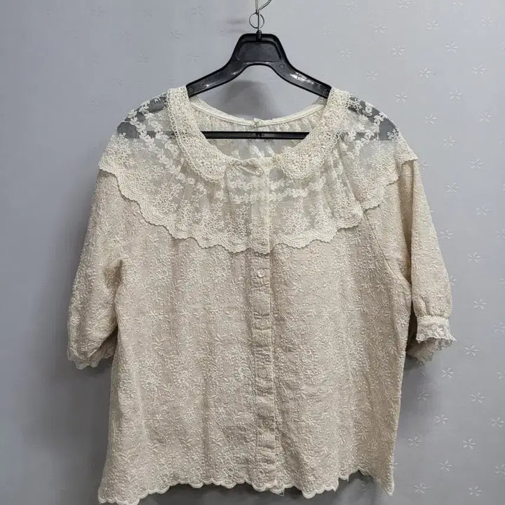 [BUNJANG] Lace Collar Embroidered Blouse / 66)레이스 칼라 자수 블라우스