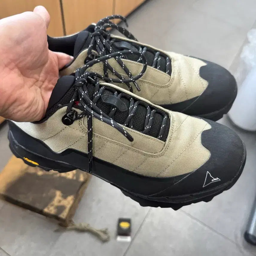 [BUNJANG] Roa Hiking Catarina Taupe Size 42 / 로아 하이킹 카타리나 토프 42 사이즈