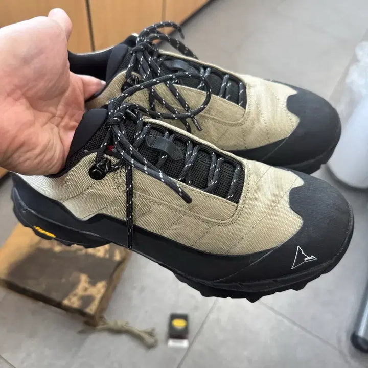 [BUNJANG] Roa Hiking Catarina Taupe Size 42 / 로아 하이킹 카타리나 토프 42 사이즈