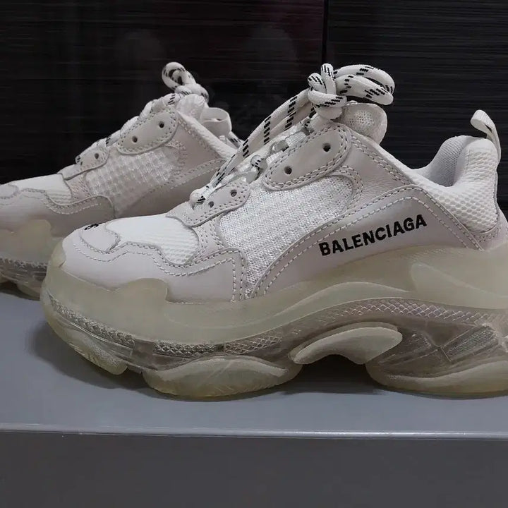 [BUNJANG] Balenciaga Triple S Clear Sole Sneakers / 발렌시아가 트리플s 스니커즈 36(거의새거)