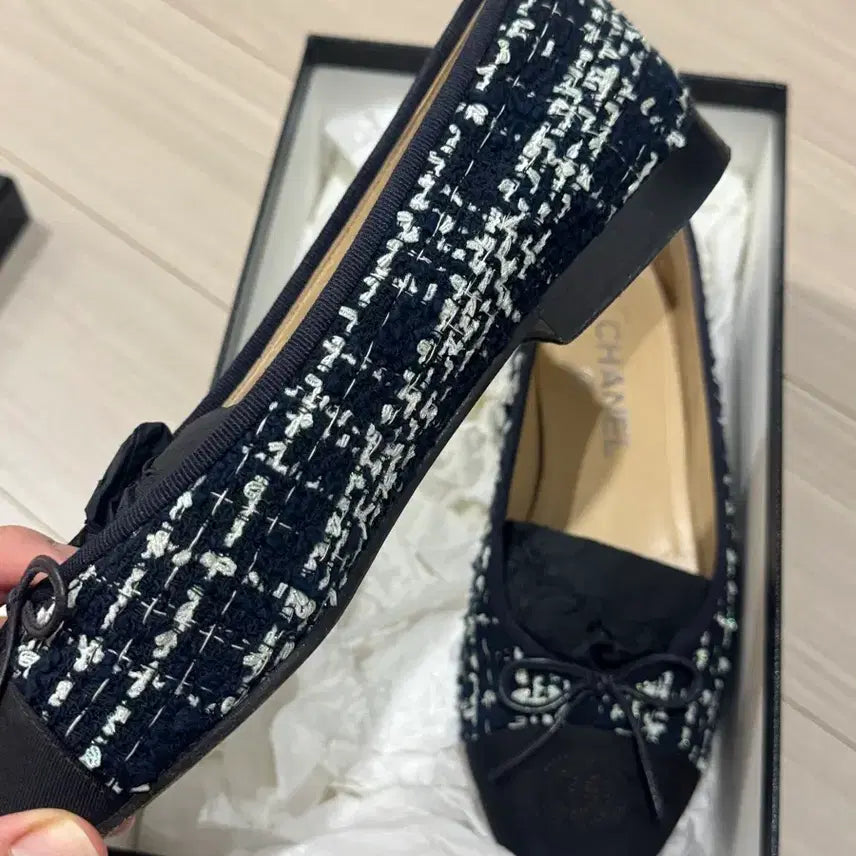[BUNJANG] Chanel Tweed Ballerina Flats - Navy/White / 샤넬 트위드 발레리나 플랫 슈즈