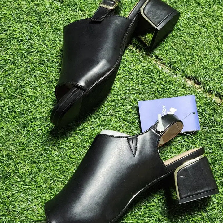 [SOLD OUT] 아가타 블랙 슬링백 샌들 240 통굽 미들힐 새컨디션
