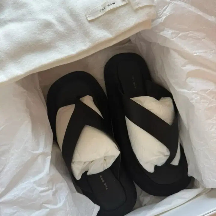 [BUNJANG] The Row Ginza Black Leather Suede Sandals / 더로우 긴자 블랙 가죽 스웨이드 샌들