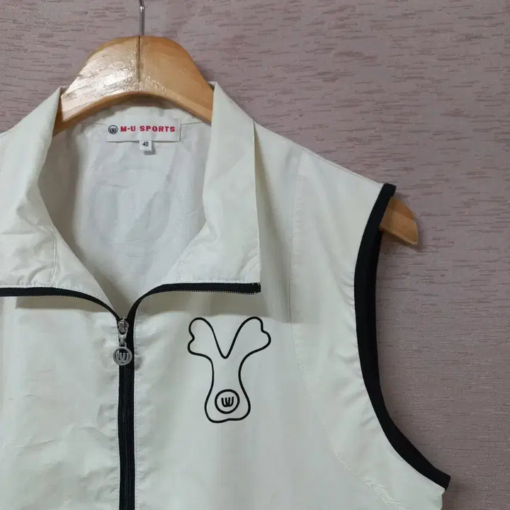 [BUNJANG] MU Sports Ivory Zip-Up Vest / B5-7/엠유스포츠 아이보리 집업조끼