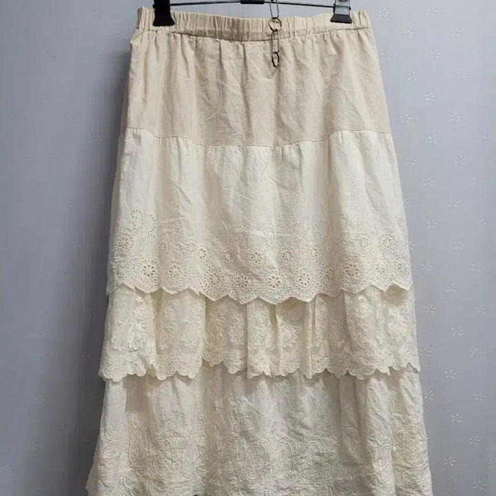 [BUNJANG] Ivory Punching Lace Long Skirt / 아이보리 펀칭 레이스 롱 스커트