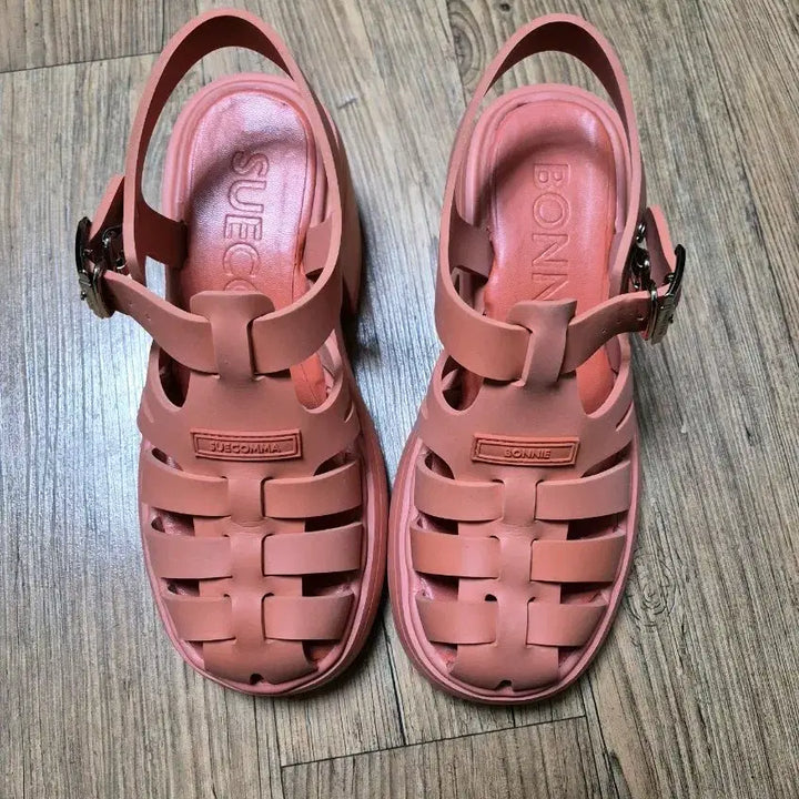 [SOLD OUT] 슈콤마보니  샌들 230 235